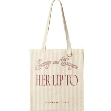 Her lip to Scoop and Escape Tote