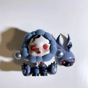 POP MART SKULLPANDA The Mare of Animals