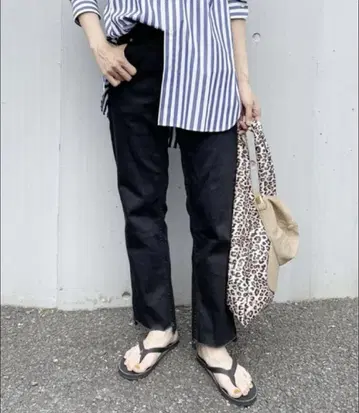 프레임워크 밑단 슬릿 데님 크롭 팬츠 40
