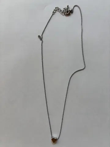 실버 하트형 참 목걸이