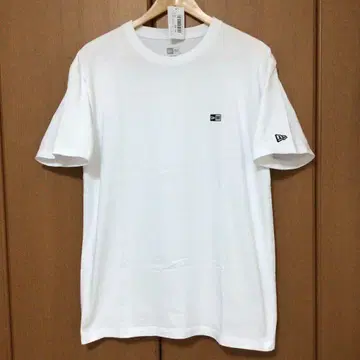 [새상품급] NEWERA/뉴에라 원포인트 자수 로고 T셔츠 화이트 XL