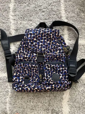 Kipling 도트 무늬 백팩