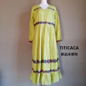 TITICACA 티티카카 꽃무늬 자수의 옐로우 그린 V넥 원피스