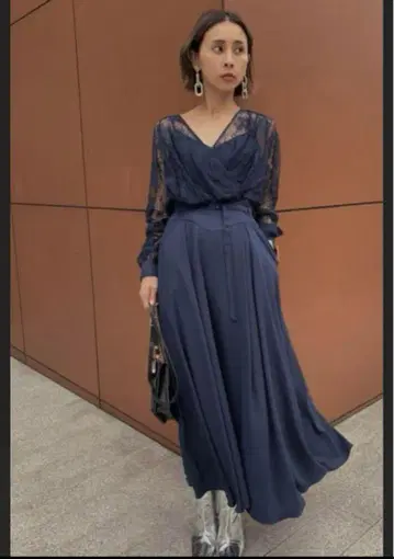 LADY LACE VEIL DRESS