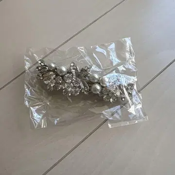 실버 꽃과 펄 머리핀