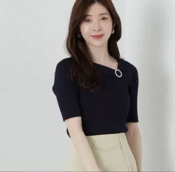 프로포션 바디 드레싱 펄 디자인 니트