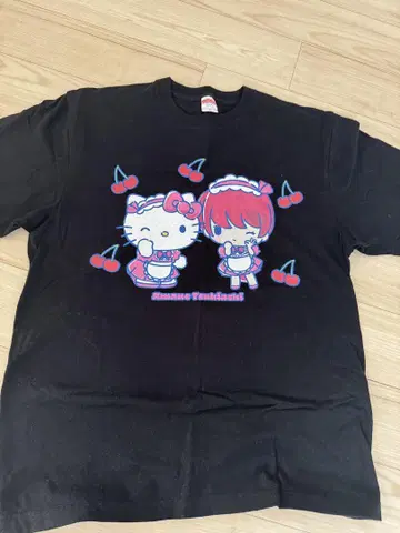 FRUITS ZIPPER 츠키아시 아마네 산리오 콜라보 티셔츠