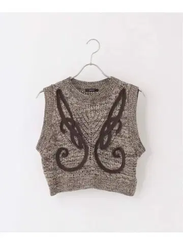 저널 스탠다드 테이프 자수 니트 베스트