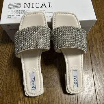 NICAL 비쥬 포함 샌들
