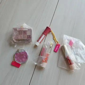 CANMAKE 가챠가챠 키링 세트
