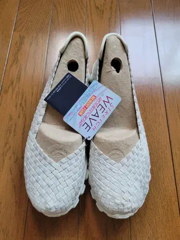 스케쳐스 스트레치 위브 플랫슈즈 화이트