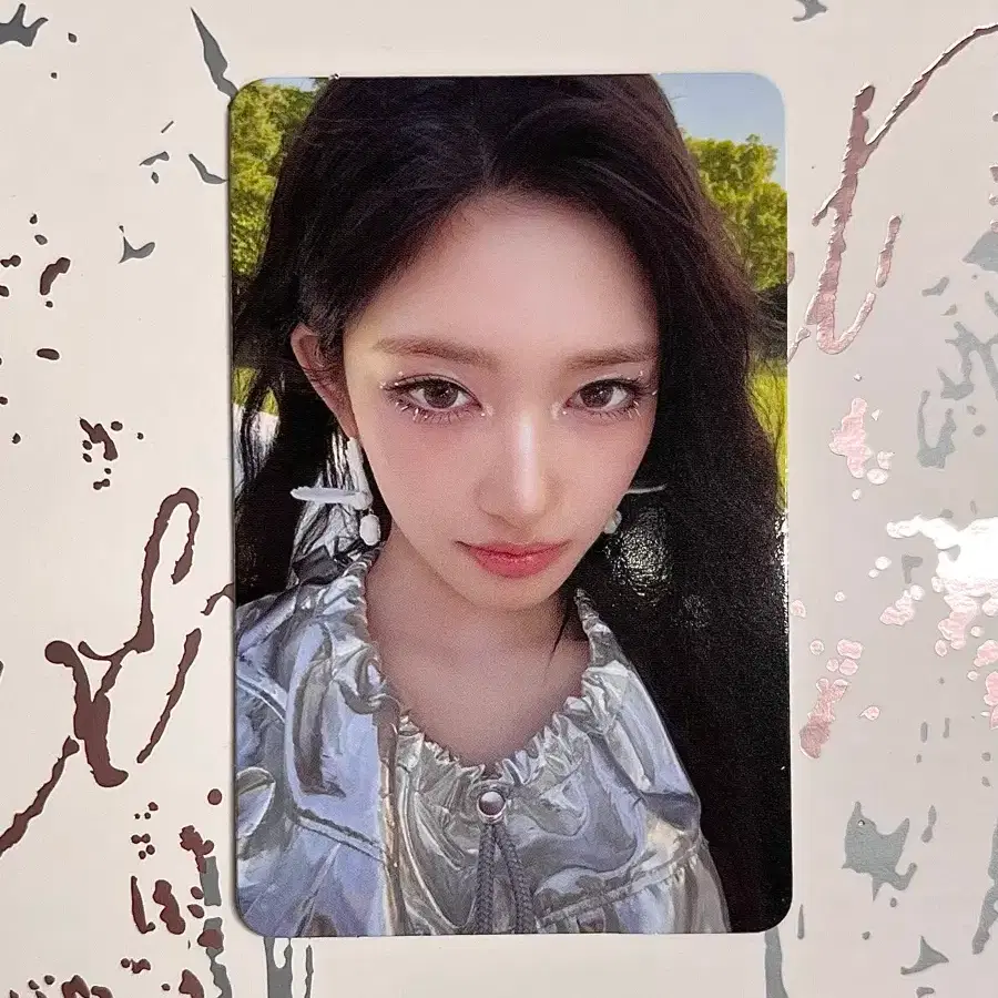IVE | 아이브 Unique item/Ive Leeseo Secret Album Photocard on