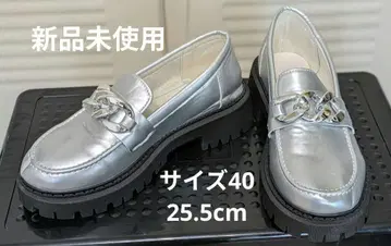 실버 로퍼 사이즈 40 (25.5cm)
