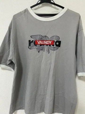 새상품급 VAUNDY 그레이 T셔츠