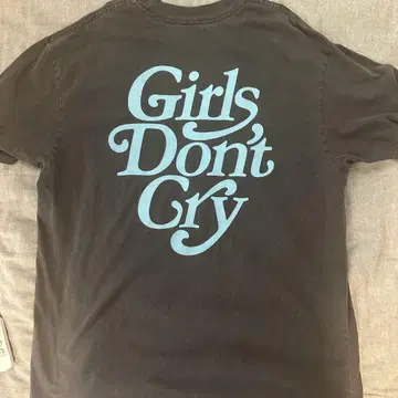 girls don't cry 티셔츠
