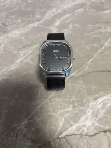 NIXON 손목시계
