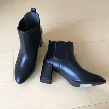 [ 미사용품 ] 로리즈팜 숏부츠 L