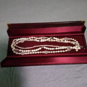 진주와 쿼츠의 롱 목걸이