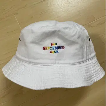 9월 8일 버킷햇 화이트 L-XL 코부쿠로