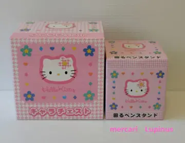 [ 새상품 ] 헬로키티 캐릭터 체스트 & 회전 펜 스탠드 카오하나 키티