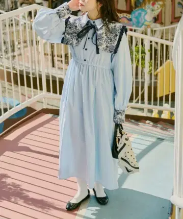 쿠틸과 레트로 멀티 웨이 탈부착 카라 원피스 라이트 블루 스카이블루