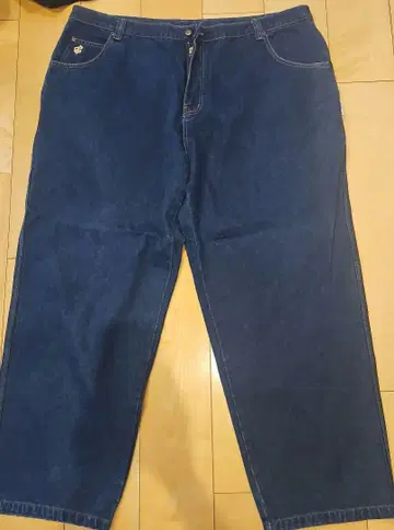 다크 네이비 데님 팬츠 프론트 포켓 부착