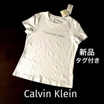 택 포함 새상품 Calvin Klein Jeans 실버 로고 반팔 T셔츠