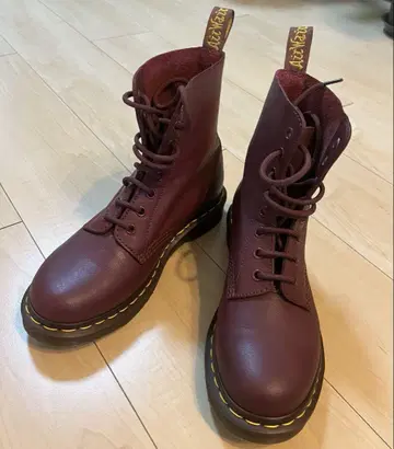 새상품급 닥터마틴 ( Dr.Marten ) 부츠 UK5