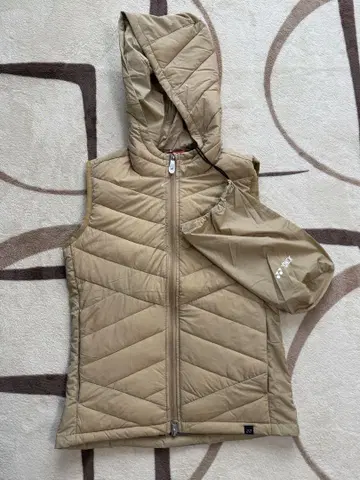[ 미사용 새상품 ] YONEX 우먼 충전솜 베스트 Beige