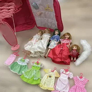 리카짱 인형 5체와 의상 세트