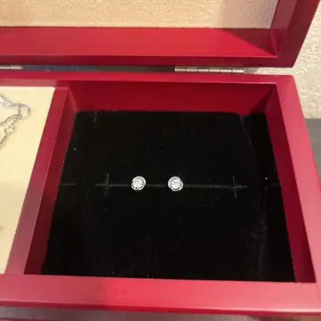 스와로브스키 Swarovski 양쪽 귀걸이 정품 미사용 새상품 지르코니아