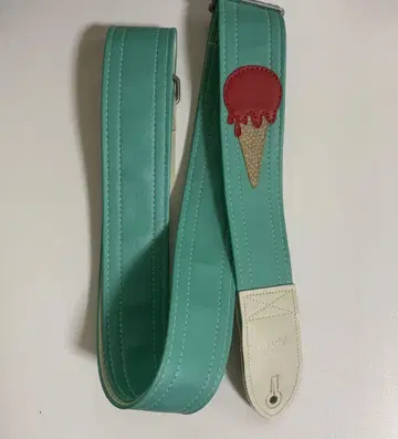Couch Guitar Strap 아이스크림