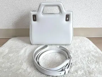 [ 미사용 새상품 ] Ferragamo WANDA 가죽 숄더 미니