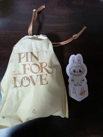 POPMART THE MONSTER PIN FOR LOVE 라브브 A