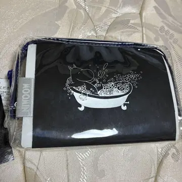 [ 미사용 새상품 ] 무민 클리어 스퀘어 파우치
