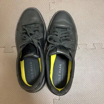 콜한 가죽 스니커즈
