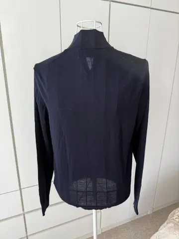 EMPORIO ARMANI 엠포리오 아르마니 얇은 소재 니트 네이비 M