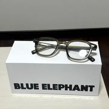BLUE ELEPHANT 블루 엘리펀트 GRAND KHAKI