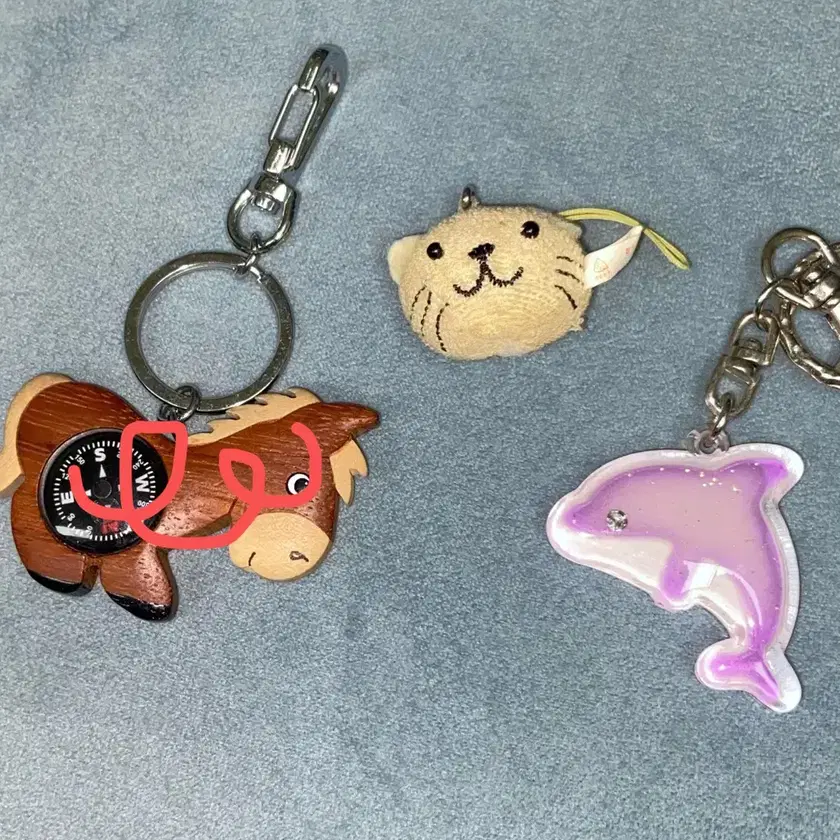 Classic keychain/poop-sized keychain #고전키링,#고전인형,#고전고양이,#똥키링,#돌고래키링 on ...