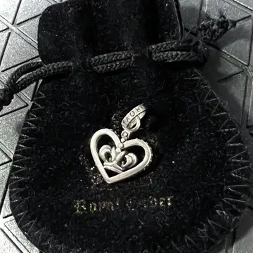 Royal Order 하트형 펜던트 탑