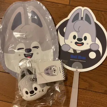 스키즈 방찬 울프찬 팝업 네임택 부채 SKZOO