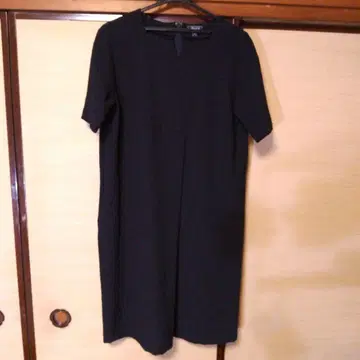 심플 네이비 컬러 무릎 기장 원피스 반팔