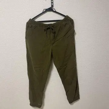 올리브색 캐주얼 팬츠
