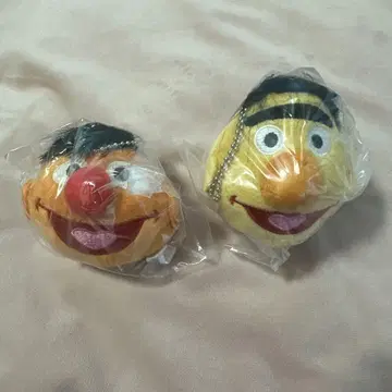 세서미 스트릿 버트와 어니 마스코트