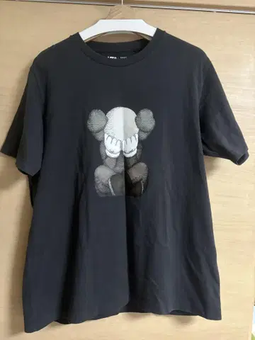 UNIQLO Kaws 콜라보 T 4종 세트 XL