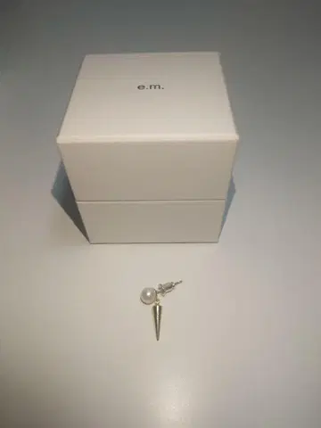 e.m. 실버 펄 한쪽 귀걸이