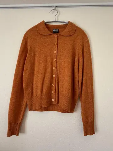 오렌지 라운드 칼라 니트 가디건