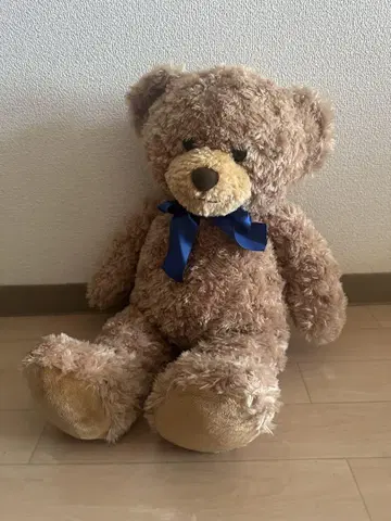 커다란 브라운 곰 봉제 인형