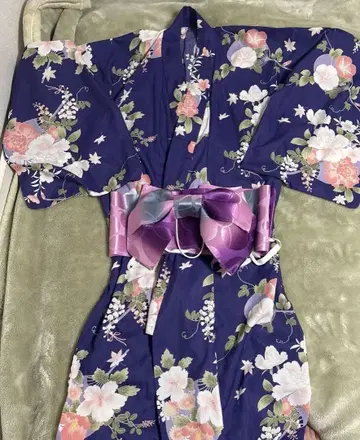 보라색 꽃무늬 유카타와 간편 오비 세트