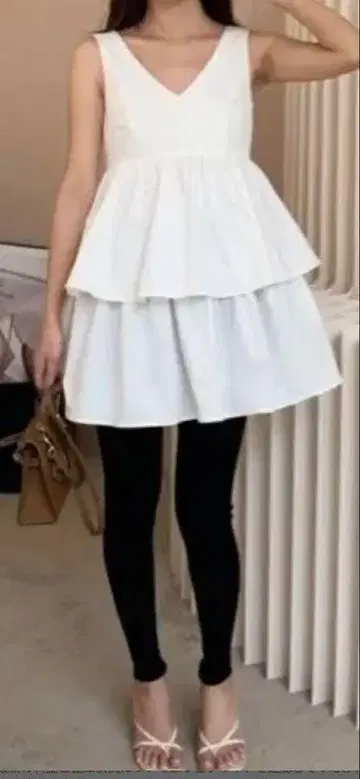 벌스데이 바쉬 V넥 프릴 미니 드레스 원피스